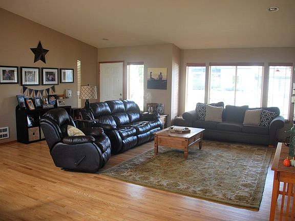 4th image of 18702 98th Ave NW