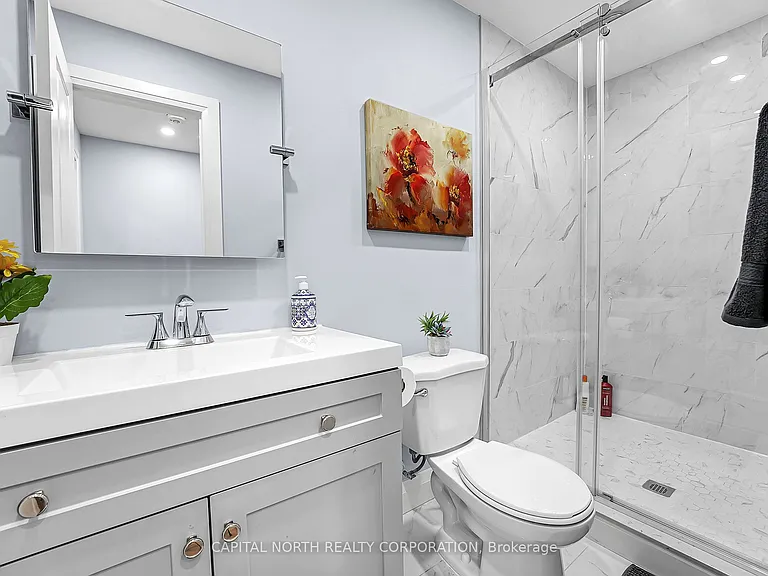 556 King St E #3 — Photo 18