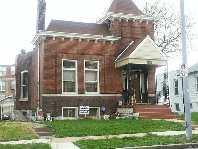 1st image of 1050 Theobald St