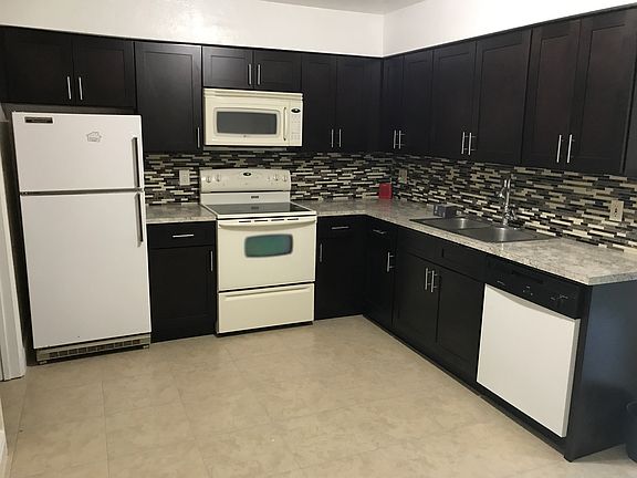 2nd image of 3936 Crayrich Cir