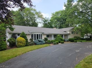 6671 Gates Mills Blvd, Gates Mills, OH 44040