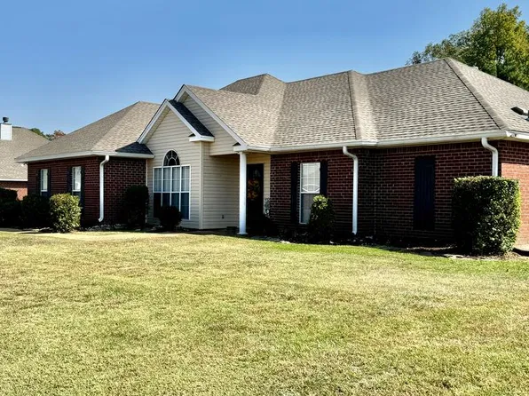 249 Charlene Dr, Byram, MS 39272