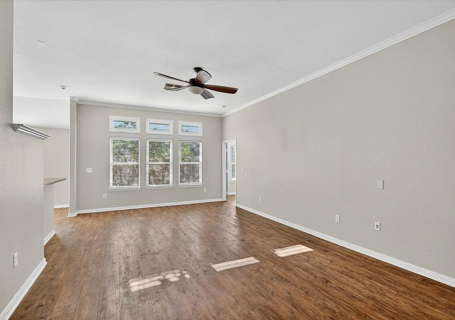 7506 Exeter - 3/bed 2/bath - $2,295/month — Photo 4