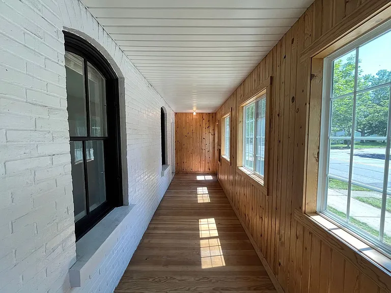 630 E Wausau Ave — Photo 3