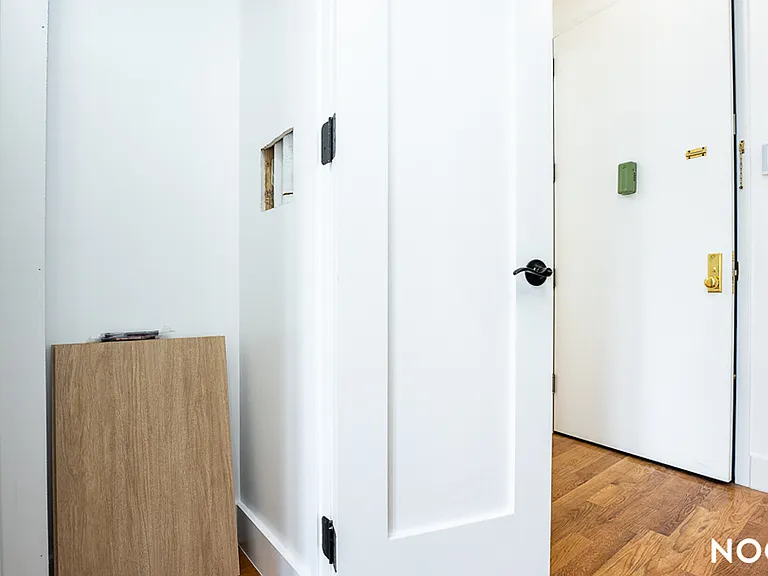 589 Knickerbocker Ave #2 — Photo 6
