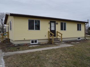 206 N Locust St, Kanawha, IA 50447