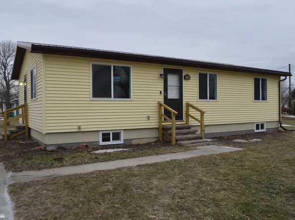 206 N Locust St, Kanawha, IA 50447