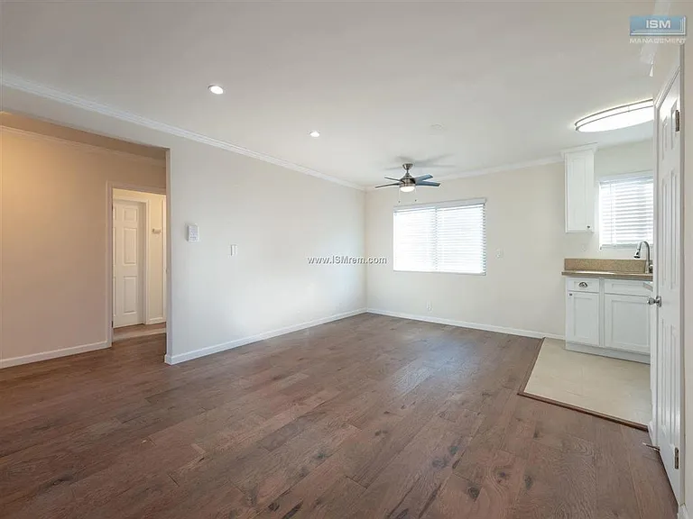 1222 W 39th St — Photo 13