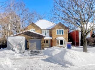 16 Willis Dr, Aurora, ON L4G 5N8