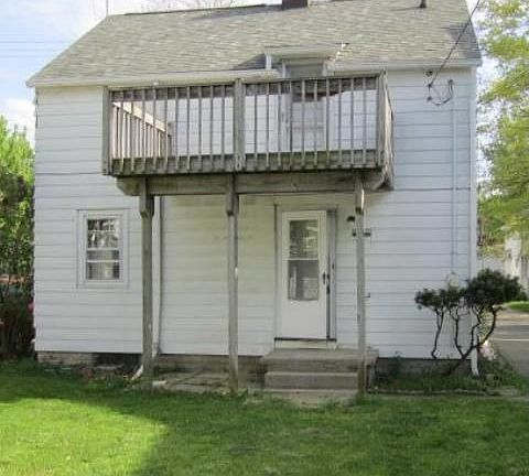 2nd image of 320 Oxford Ave
