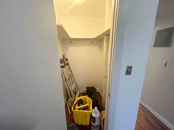 3rd image of 354 Parkside Ave APT 2