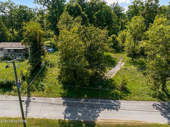 2nd image of 3006 McClure Ln
