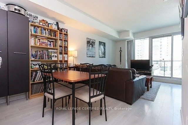 150 E Liberty St #517 — Photo 8