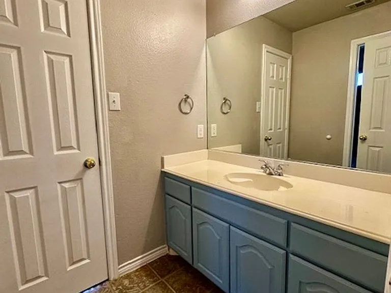 7005 Crenshaw Ln — Photo 12