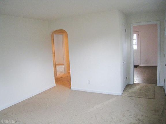 5th image of 634 Highland Ct