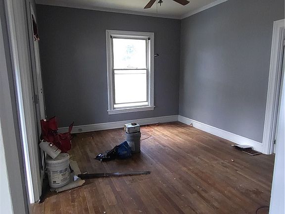 2nd image of 54 Hoffman St