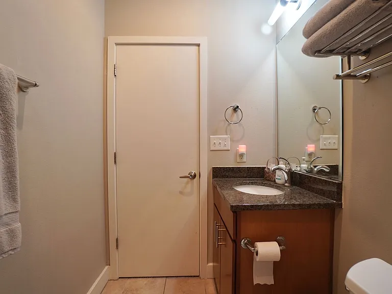 1702 S Lamar Blvd #24 — Photo 14