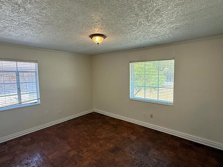 1833 Westminster Pl — Photo 5