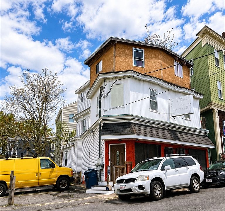 1st image of 106 E Haverhill St