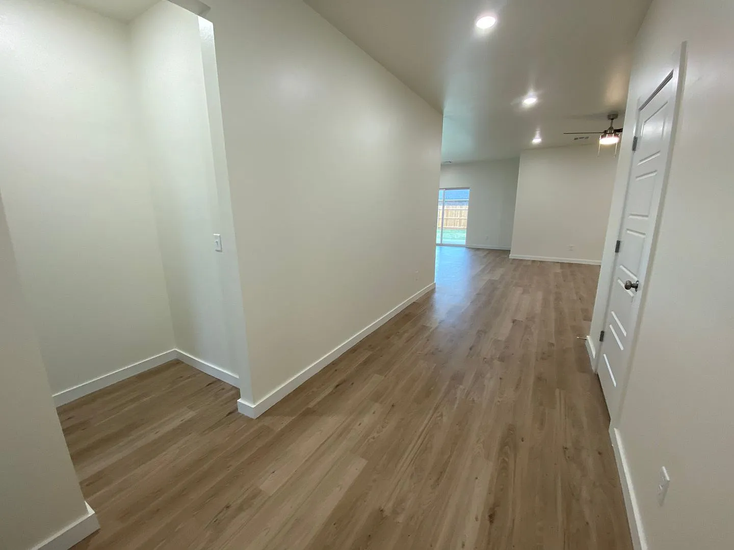*Brand New* 4 Bed 2 Bath Home in Yukon — Photo 4