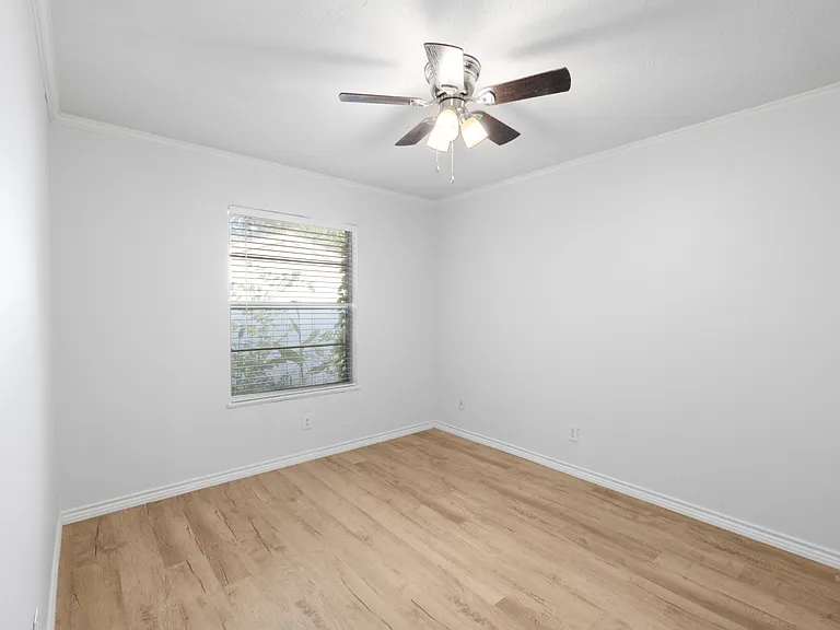 417 Carroll Ave — Photo 17