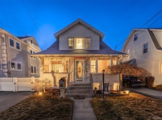 152 Rockaway Parkway, Valley Stream, NY 11580