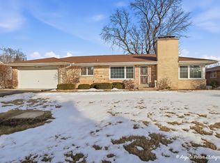 1913 Rancho Ln, Des Plaines, IL 60016