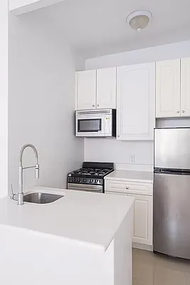 Rented by Bond New York | media 12