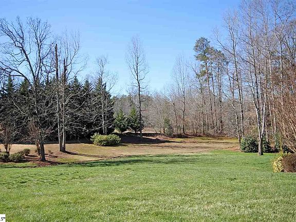 2nd image of 401 Rivercrest Dr
