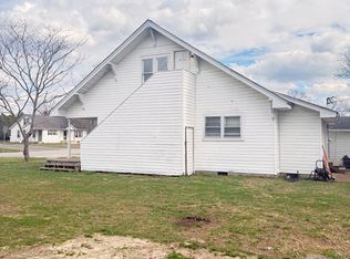 502 Oak Dr #B, Manchester, TN 37355