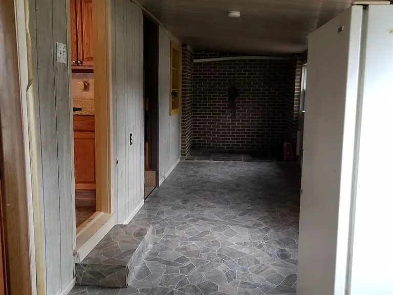 4603 Spruce Rd — Photo 2