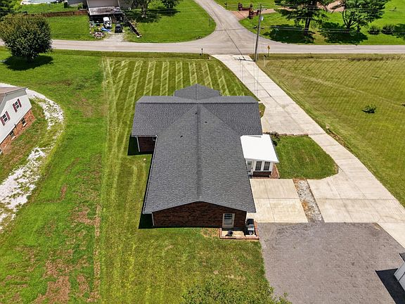 5th image of 225 Westgate Dr