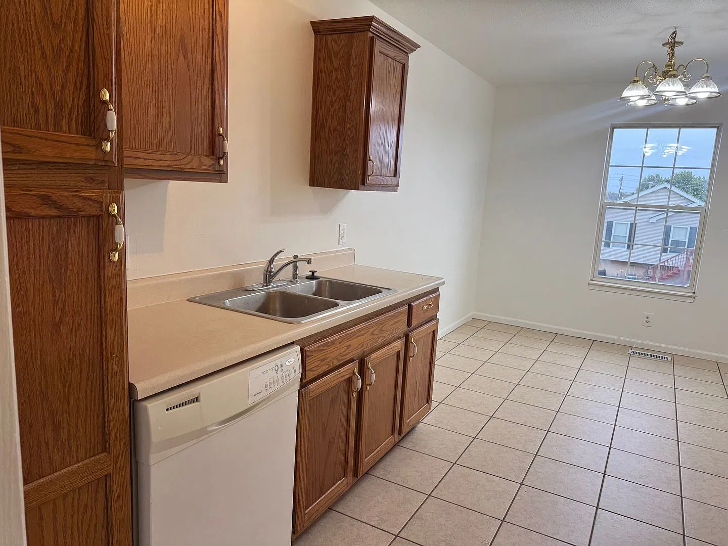 1403 Hollyhock Dr. Cameron, MO 64429 — Photo 2