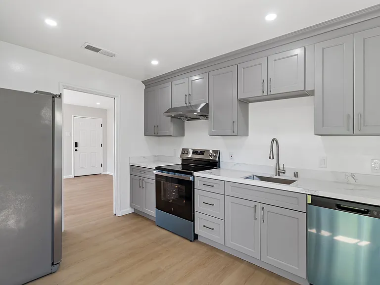 121 S 26th St — Photo 13