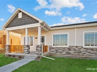 9724 Regatta Ln, Johnston, IA 50131