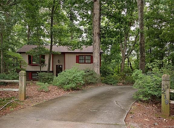 2nd image of 219 E Meadowview Dr