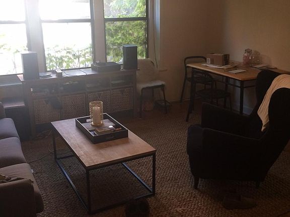 4th image of 1105 W Barry Ave #1E