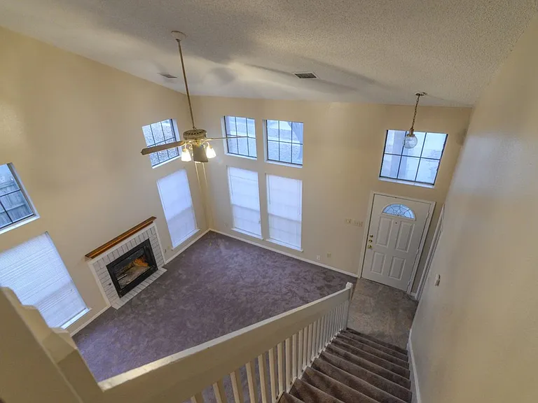 11815 Sunrise Dr — Photo 23