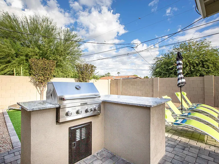 7532 E Hazelwood St — Photo 9