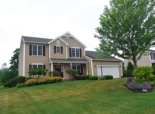 14 Rolling Hills Dr, Mechanicville, NY 12118