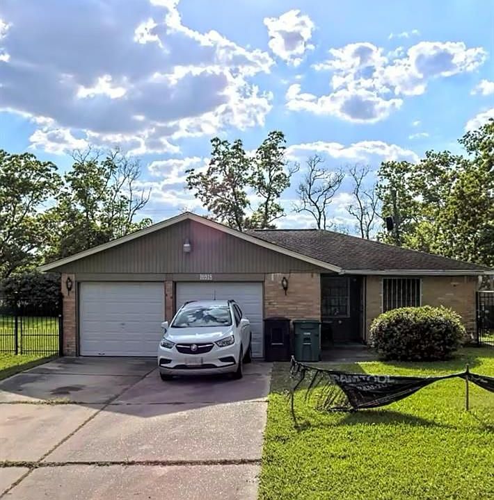 1st image of 10918 Roandale Dr