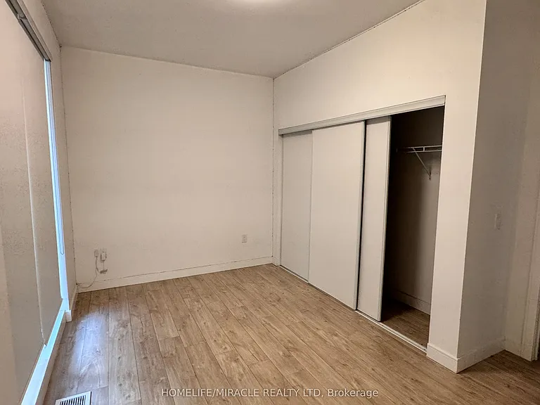 176 Clonmore Dr #4 — Photo 23