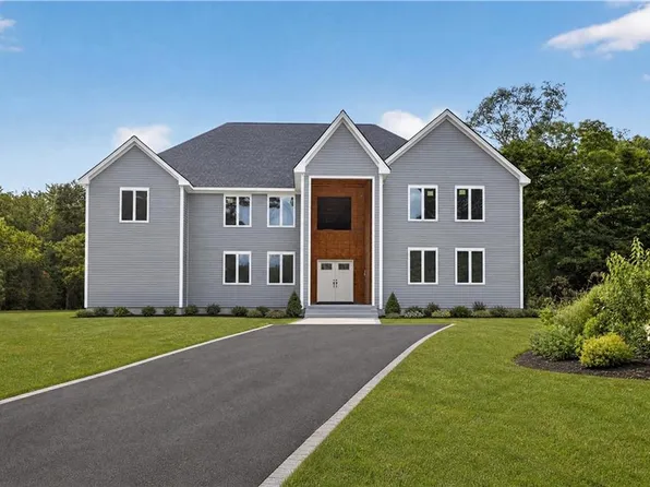 1051 Old Smithfield Rd, North Smithfield, RI 02896