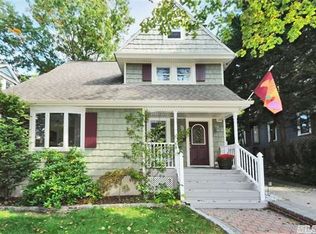 9 Lincoln Pl, Port Washington, NY 11050