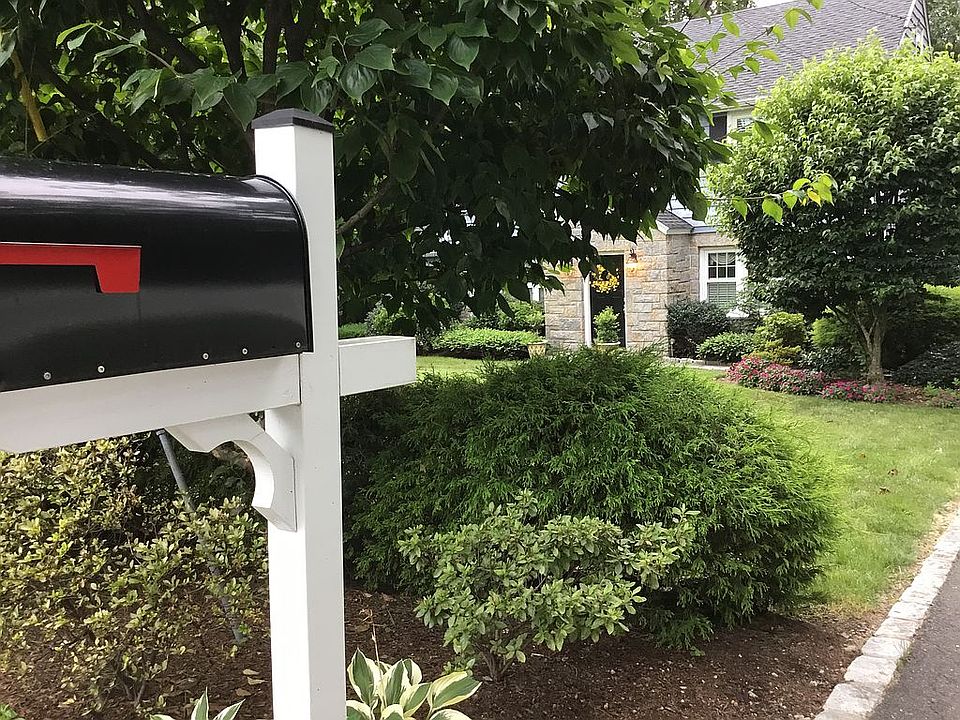 2nd image of 25 Colony Ct