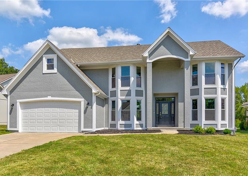 1st image of 5205 NE Fairway Homes Dr