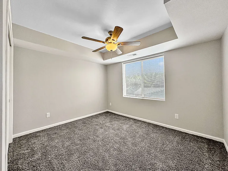 Capitol Grove Apartments — Photo 13