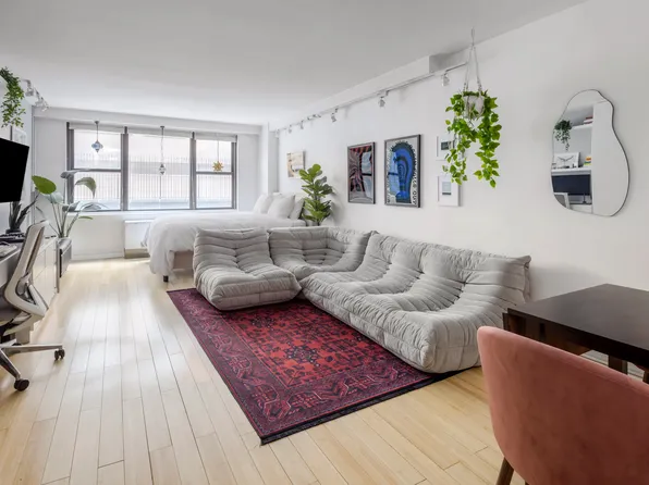 7 East 14th Street image 1 of 6