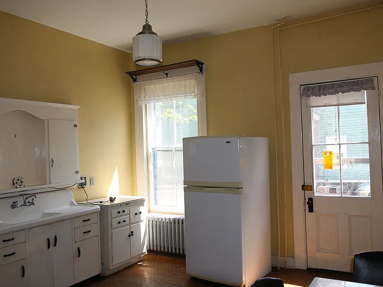 125 W Green St — Photo 46