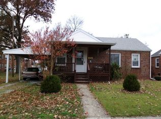 1107 W Cheffield Dr, Fairfield, IL 62837